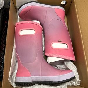 Bogs big kids size 4 rain boots